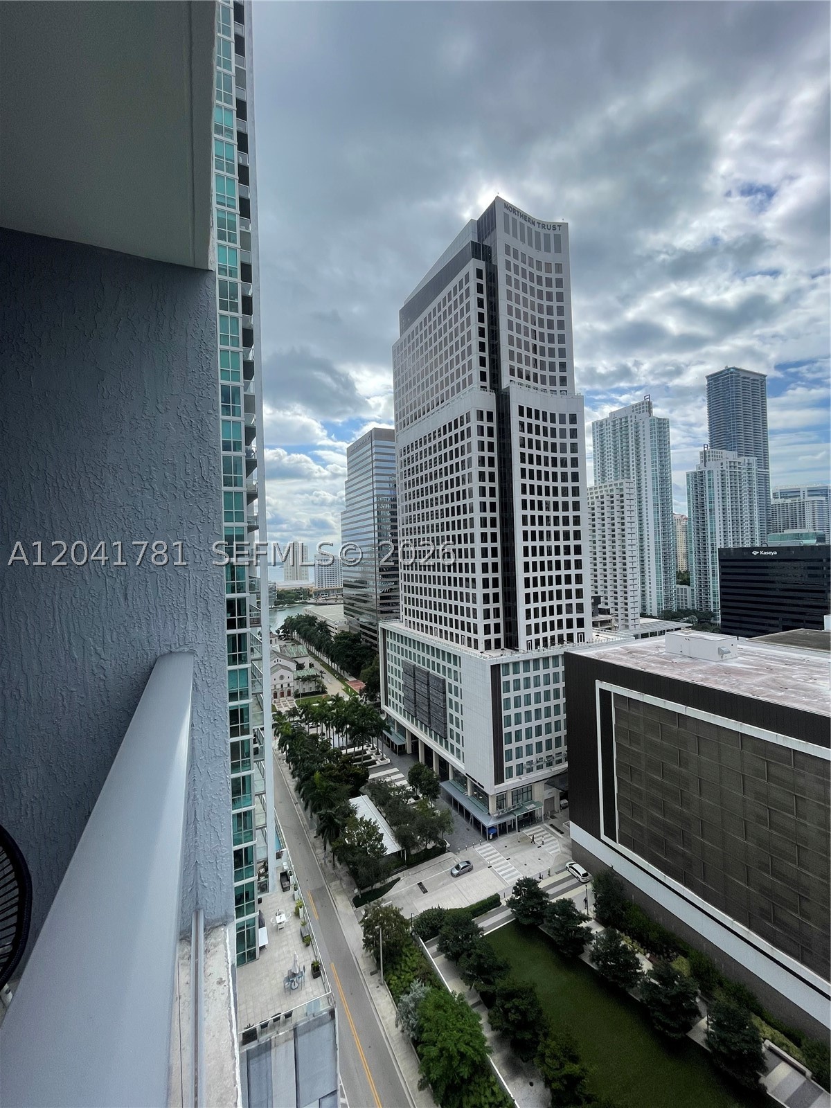 31 SE 6th St #2503, Miami FL 33131