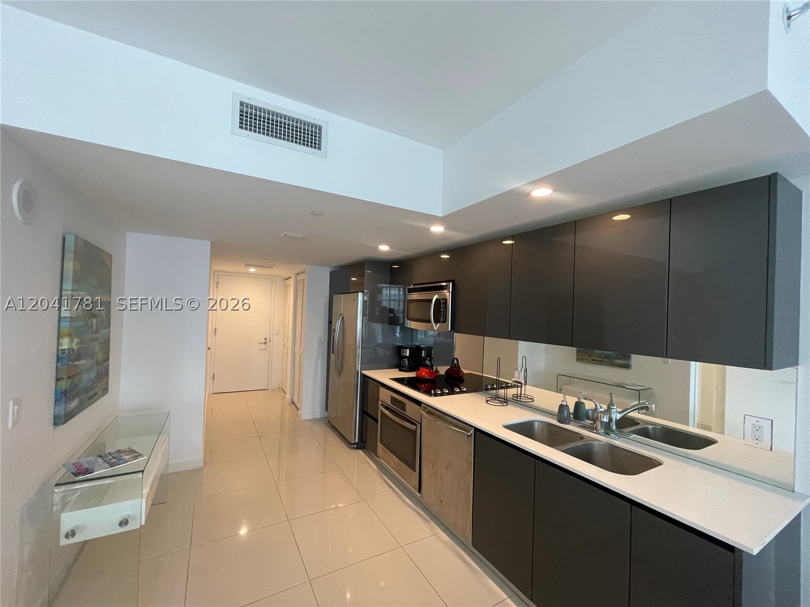 31 SE 6th St #2503, Miami FL 33131