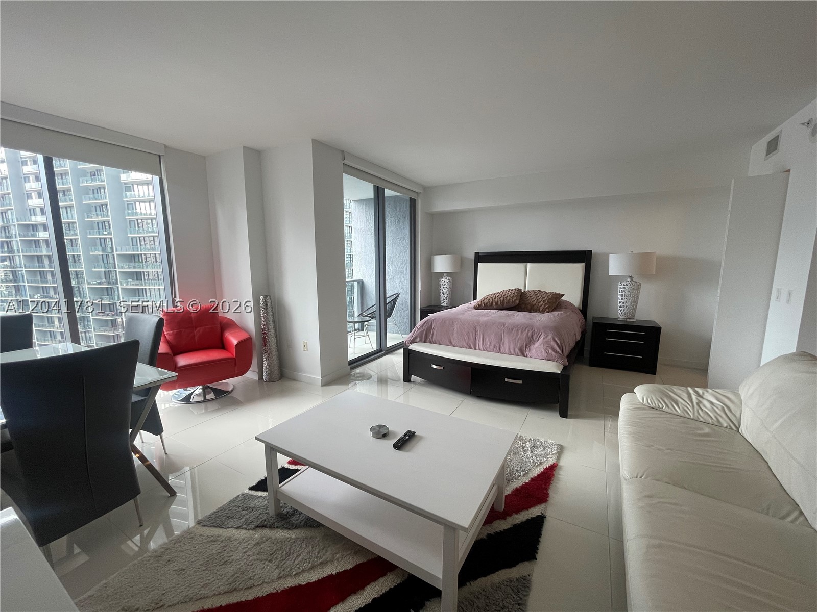 31 SE 6th St #2503, Miami FL 33131