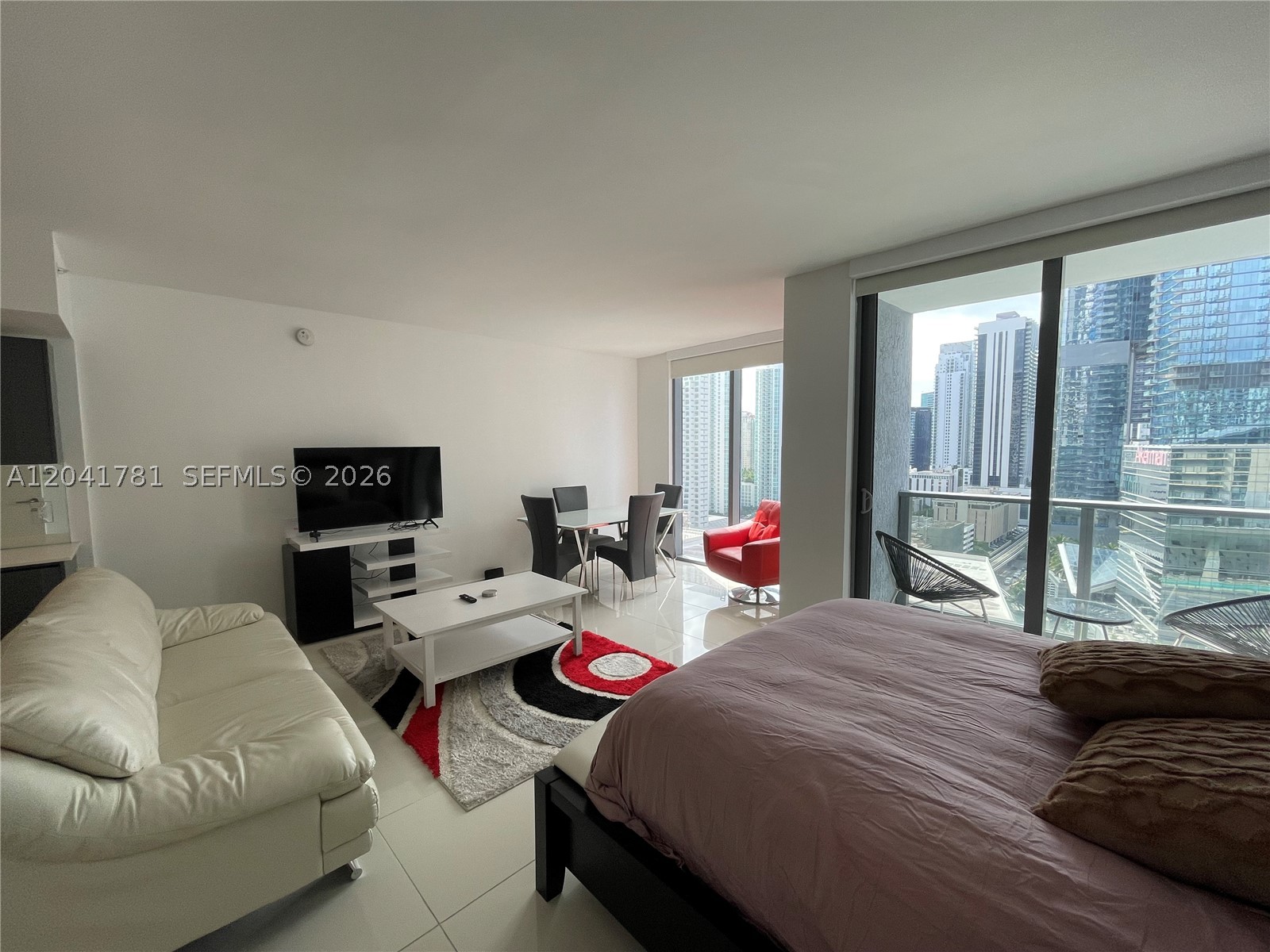 31 SE 6th St #2503, Miami FL 33131