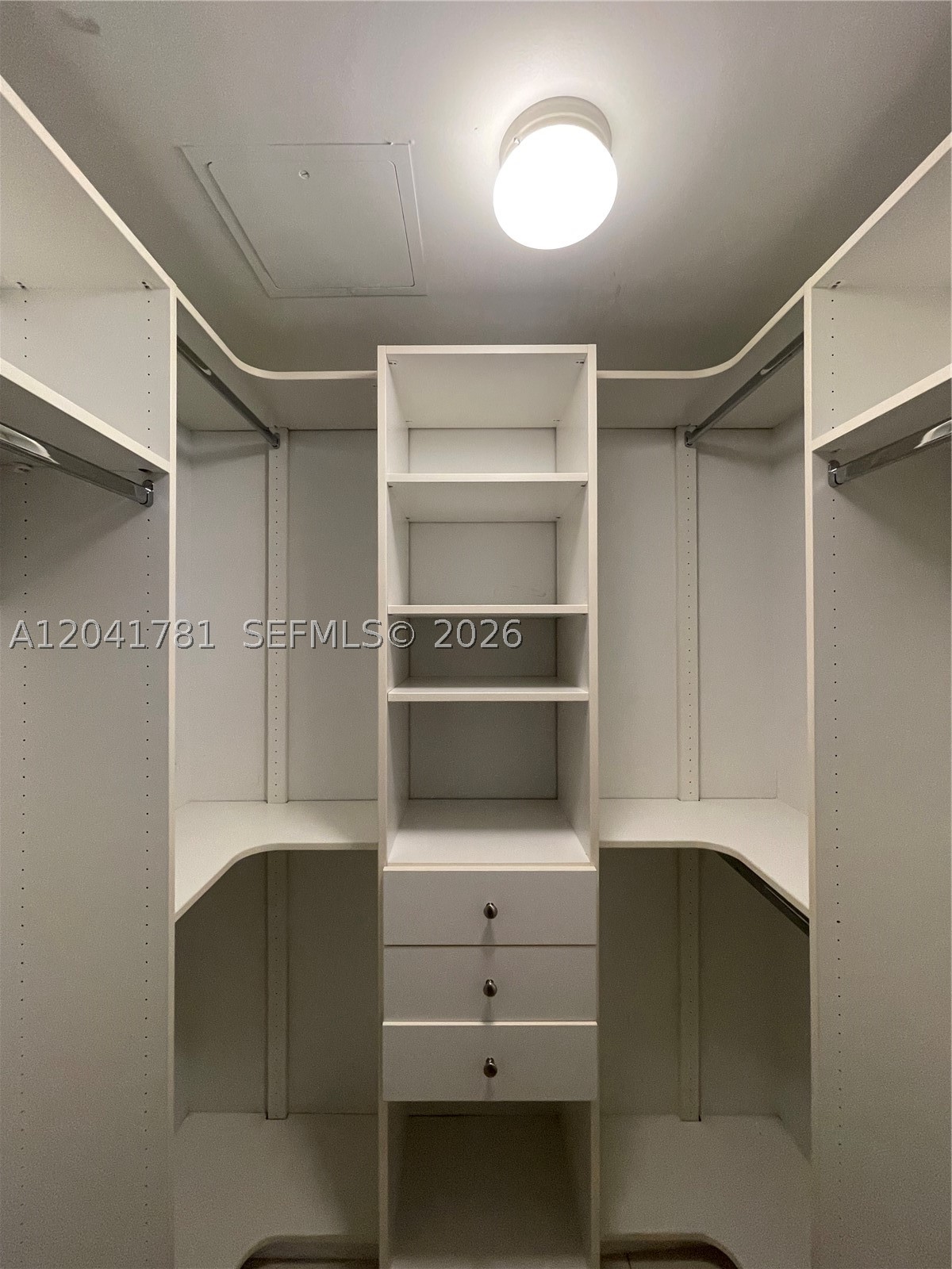 31 SE 6th St #2503, Miami FL 33131