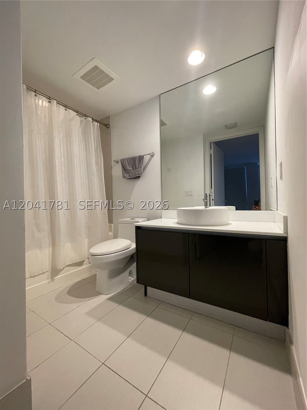 31 SE 6th St #2503, Miami FL 33131