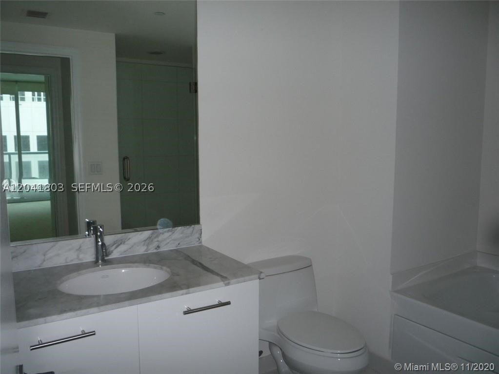 500 Brickell Ave #2604, Miami FL 33131