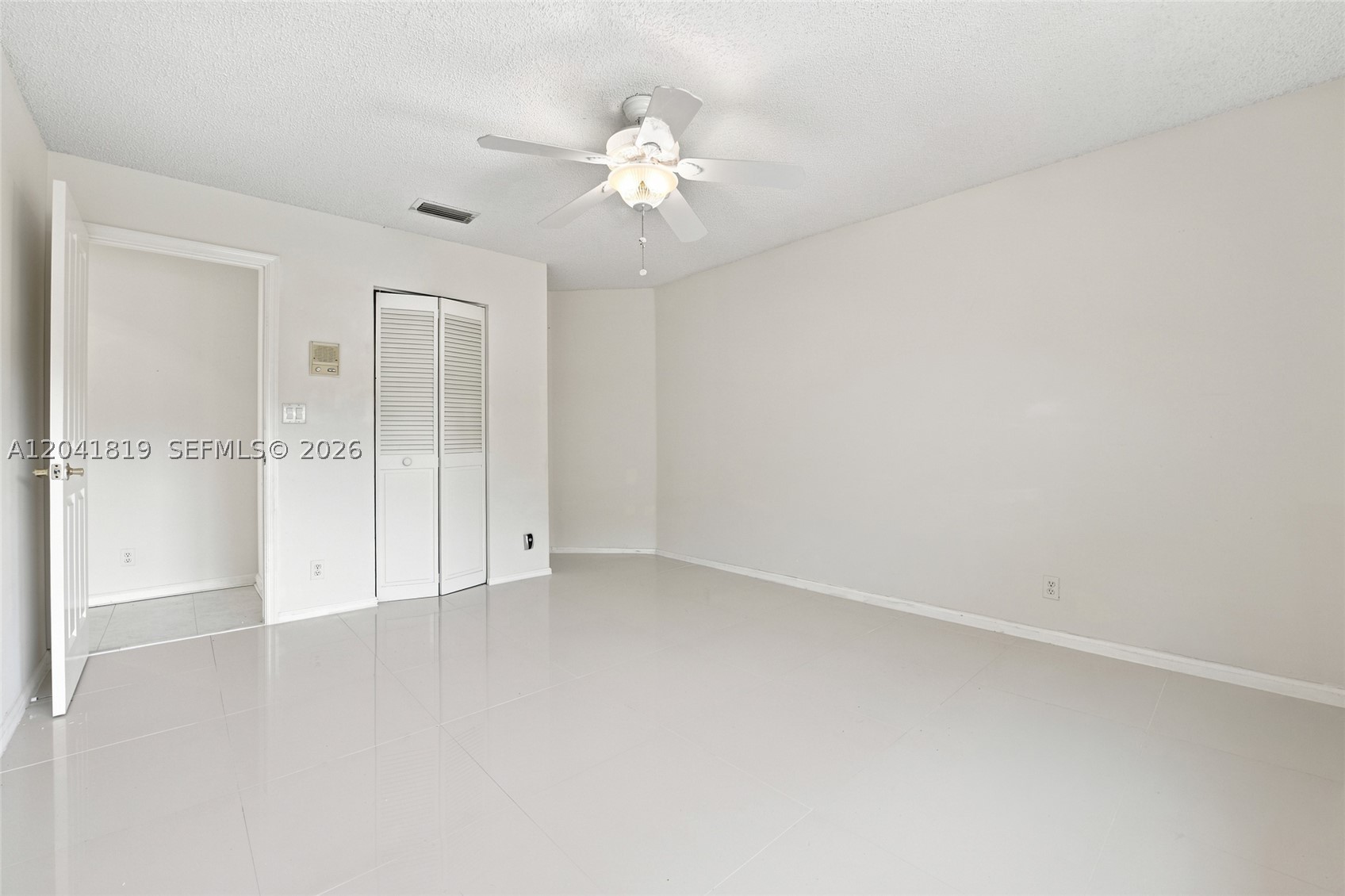 12388 Classic Dr, Coral Springs FL 33071