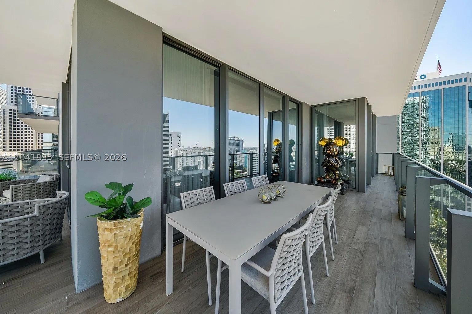 88 SW 7th St #1212, Miami FL 33130