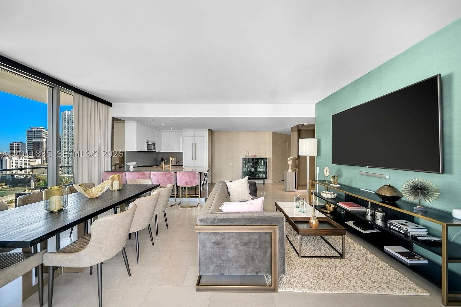 88 SW 7th St #1212, Miami FL 33130