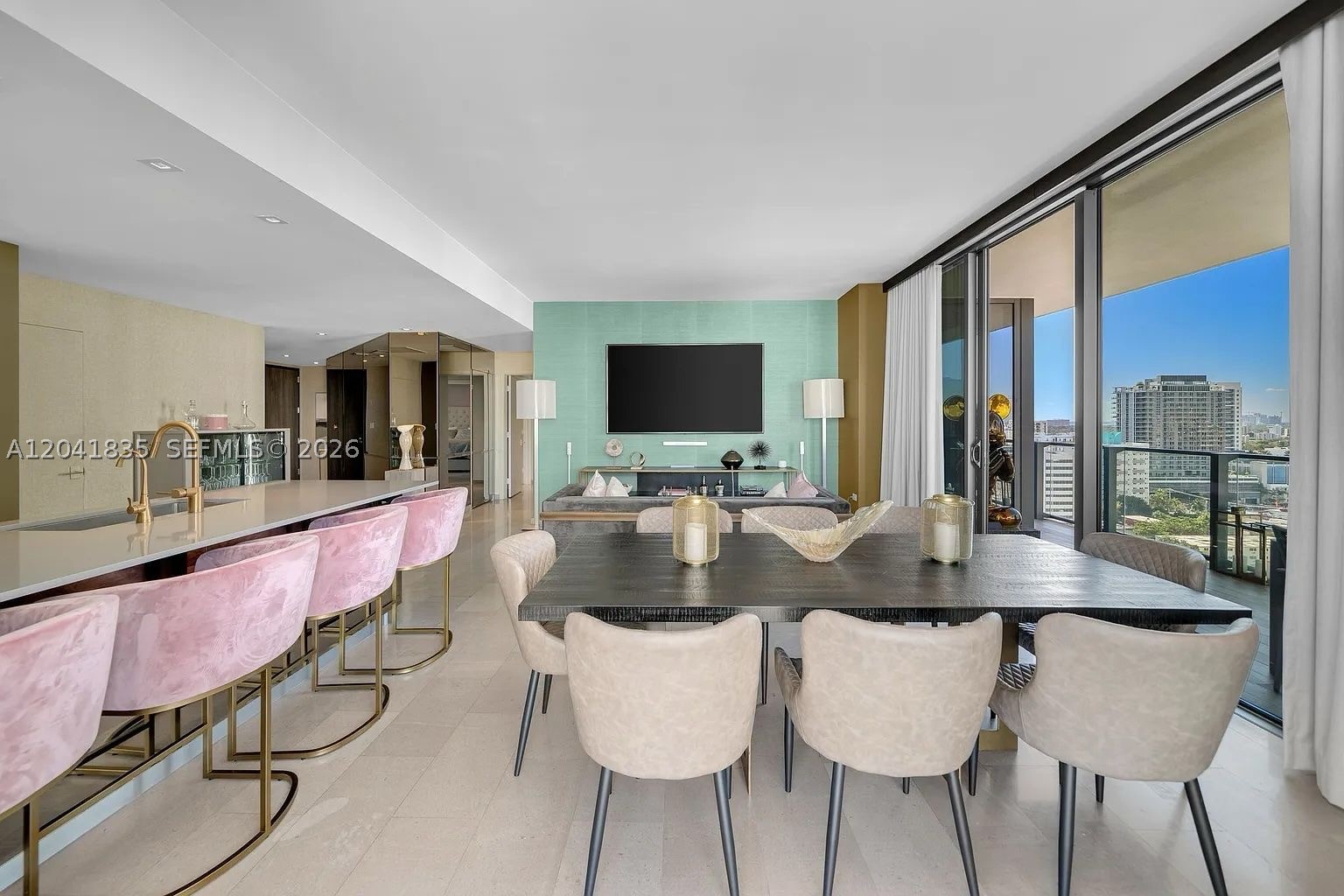 88 SW 7th St #1212, Miami FL 33130