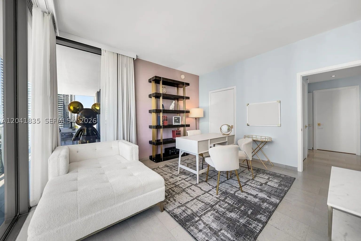 88 SW 7th St #1212, Miami FL 33130