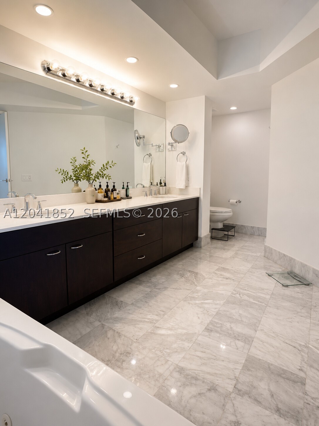 3640 Yacht Club Dr #502, Aventura FL 33180