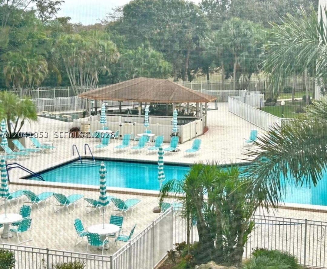 3910 Inverrary Blvd #703-B, Lauderhill FL 33319
