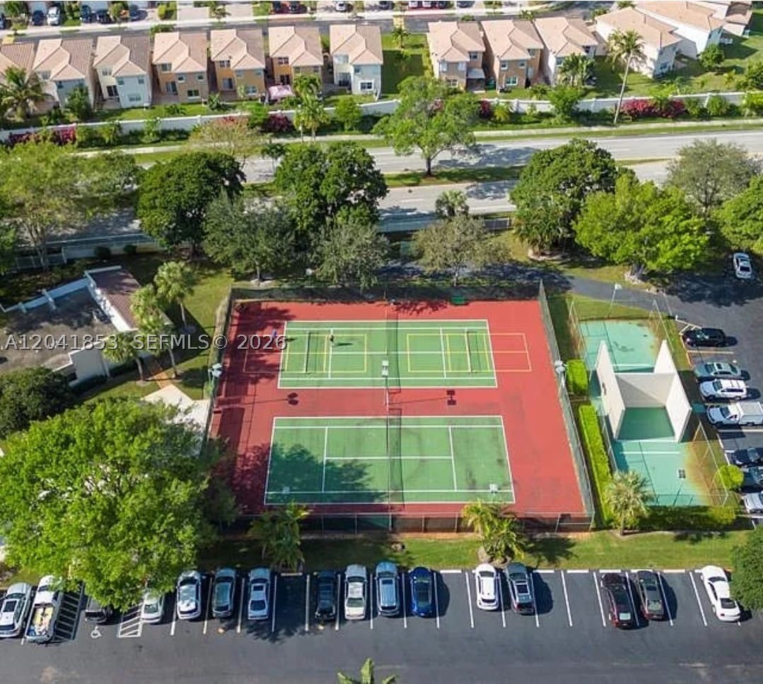 3910 Inverrary Blvd #703-B, Lauderhill FL 33319