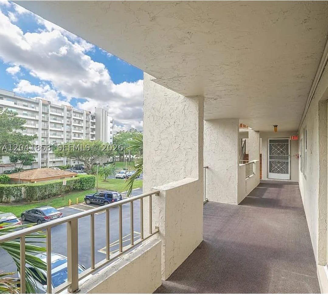 3910 Inverrary Blvd #703-B, Lauderhill FL 33319
