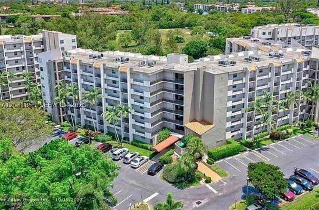 3910 Inverrary Blvd #703-B, Lauderhill FL 33319