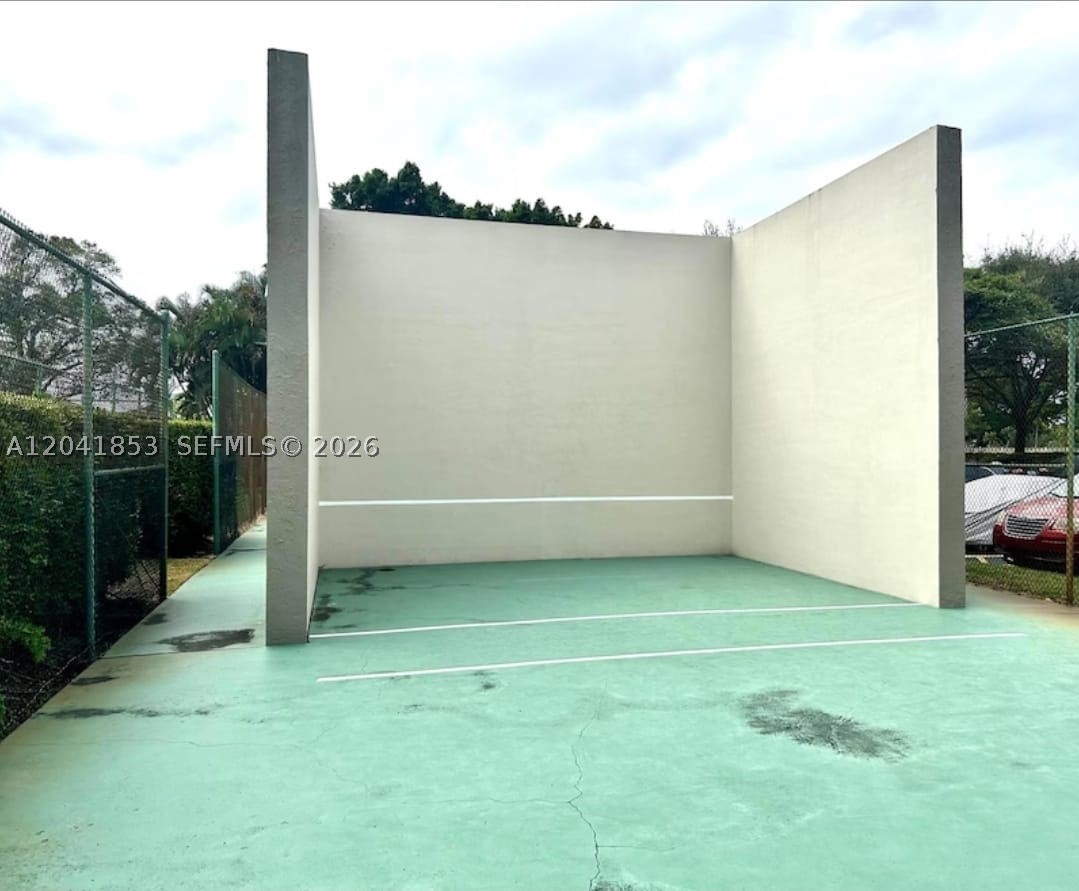 3910 Inverrary Blvd #703-B, Lauderhill FL 33319