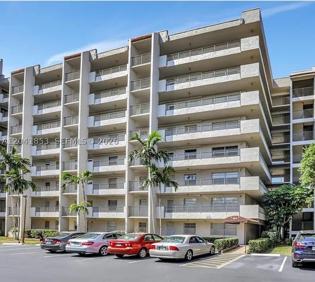 3910 Inverrary Blvd #703-B, Lauderhill FL 33319