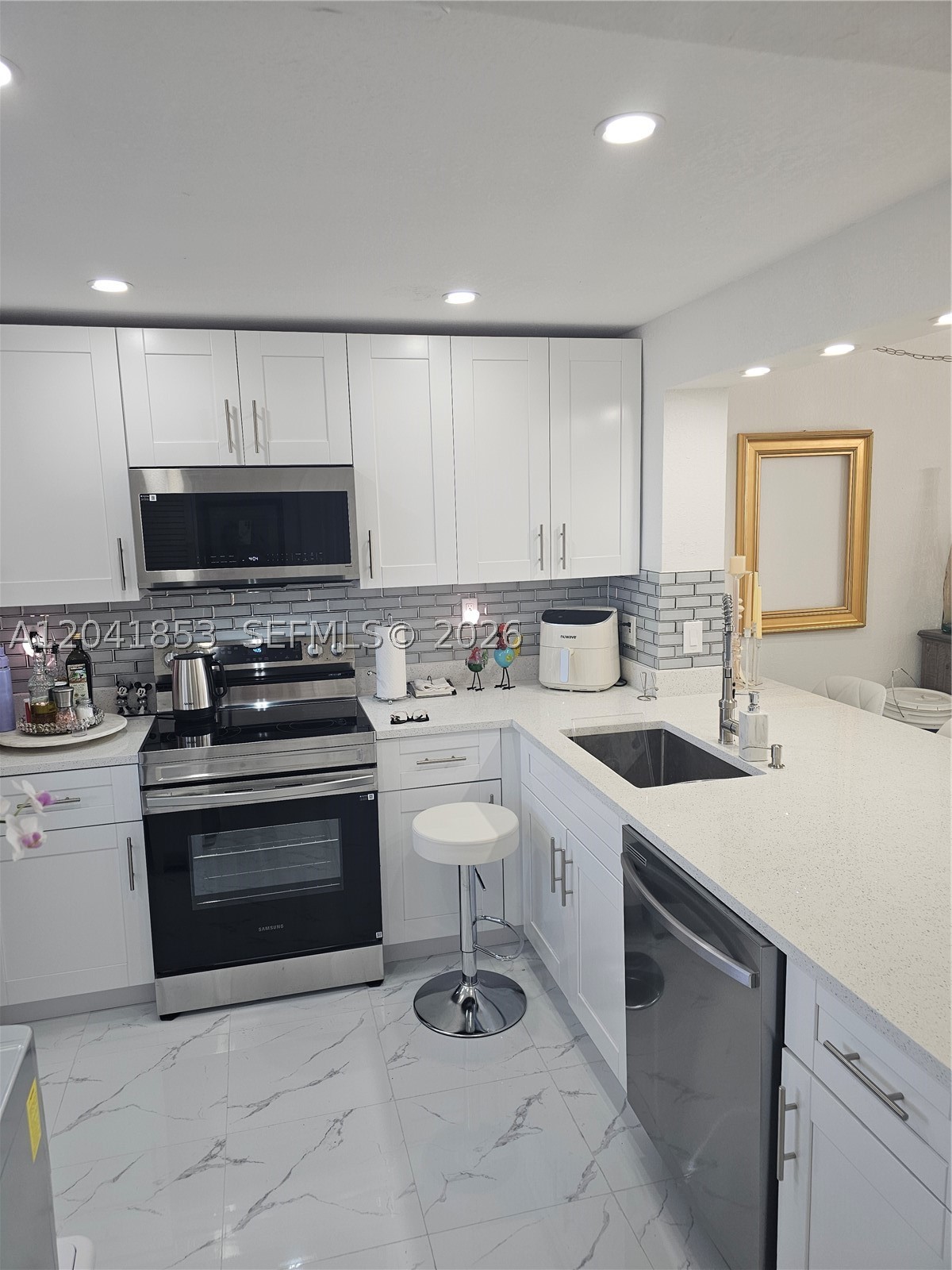 3910 Inverrary Blvd #703-B, Lauderhill FL 33319