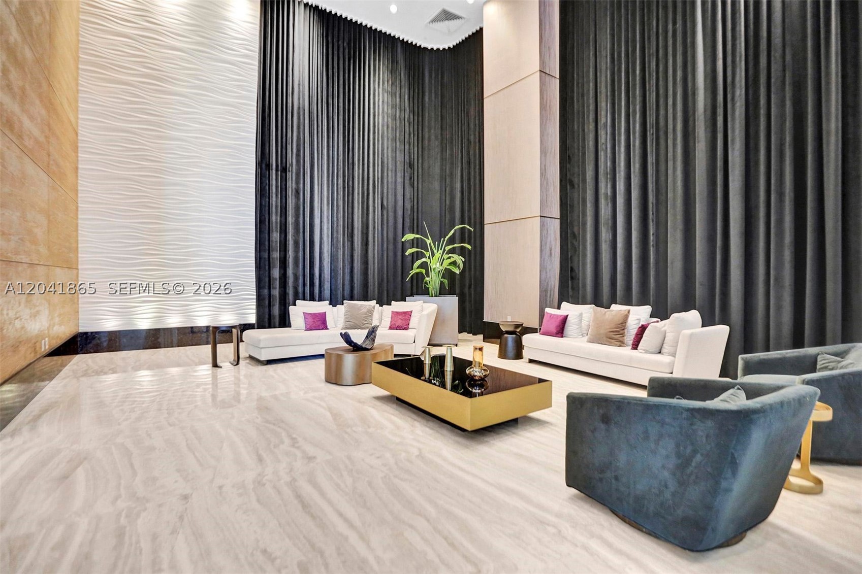 950 Brickell Bay Dr #5608, Miami FL 33131