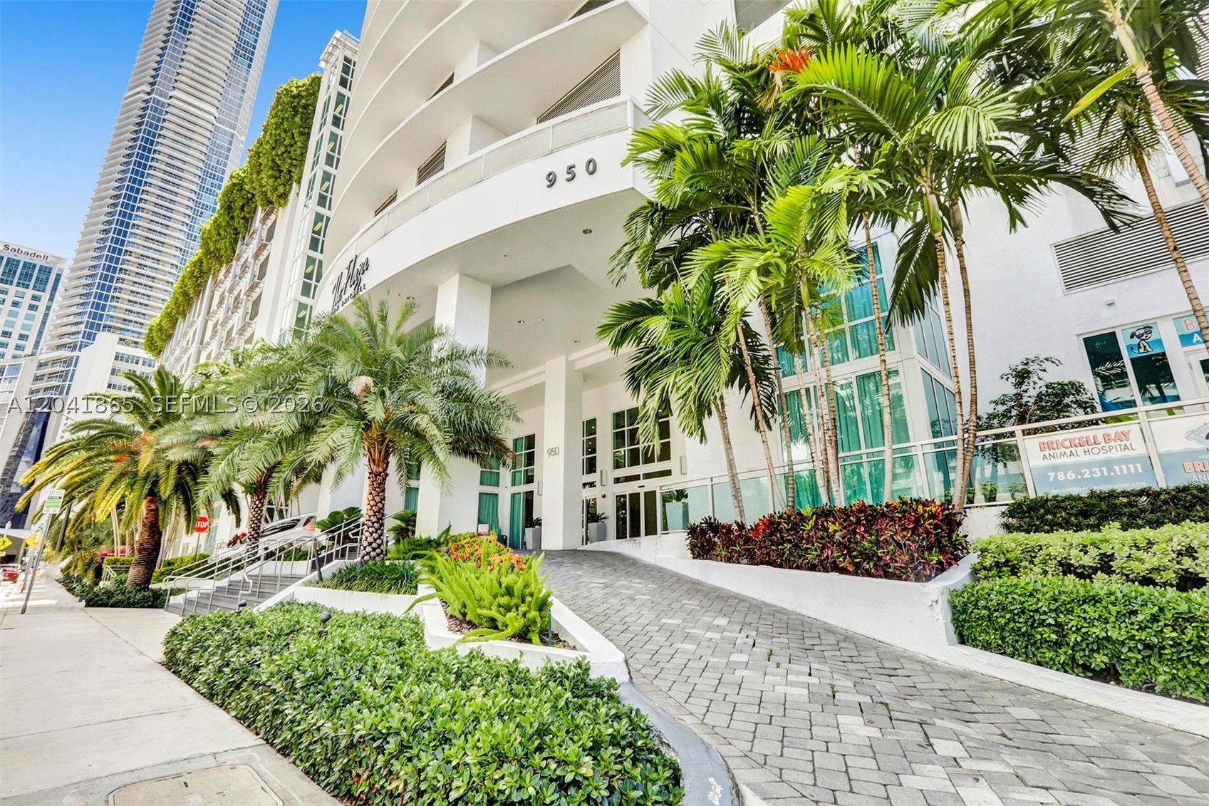 950 Brickell Bay Dr #5608, Miami FL 33131