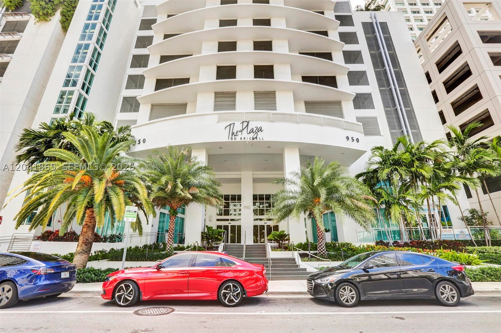 950 Brickell Bay Dr #5608, Miami FL 33131