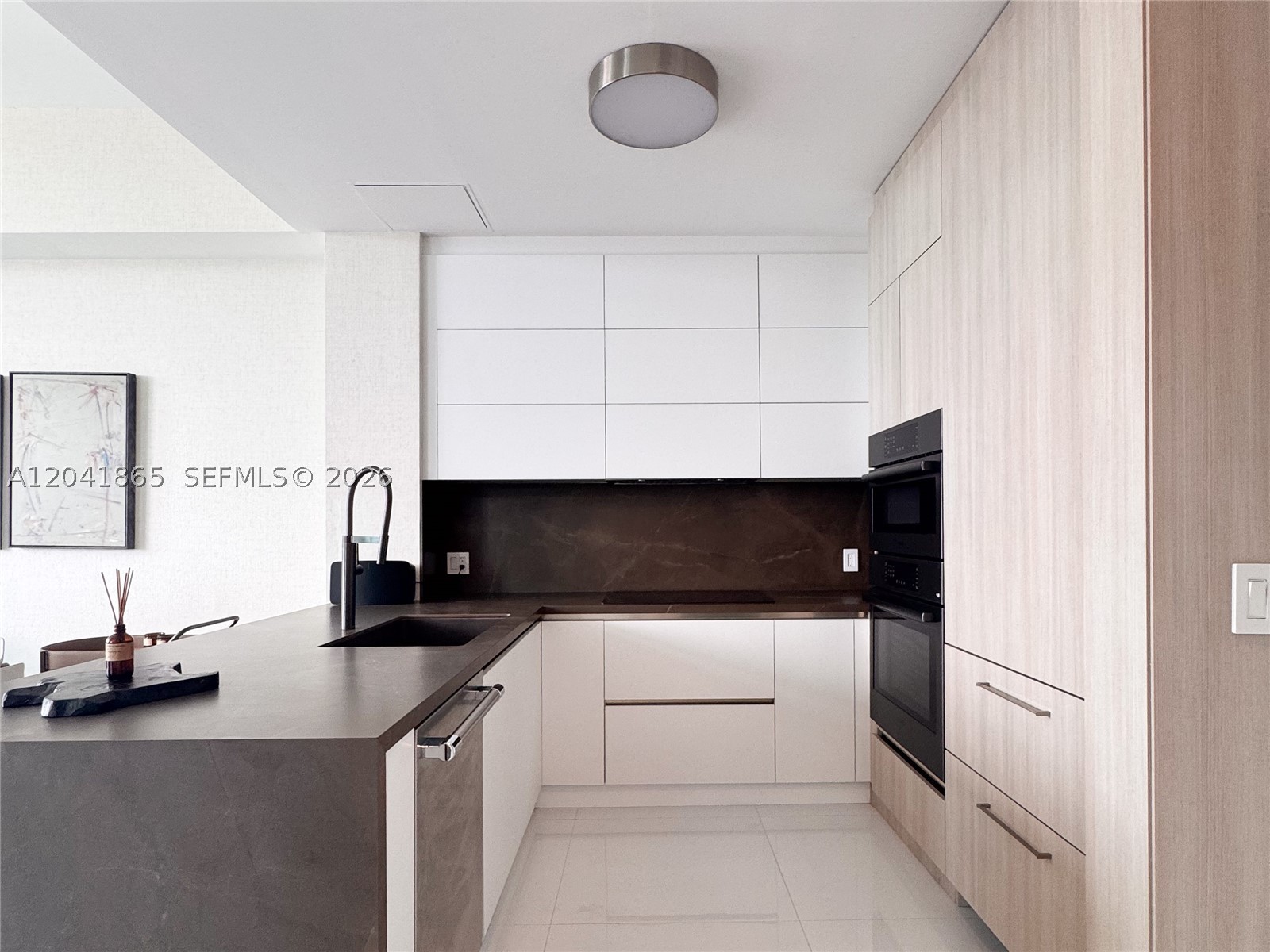 950 Brickell Bay Dr #5608, Miami FL 33131