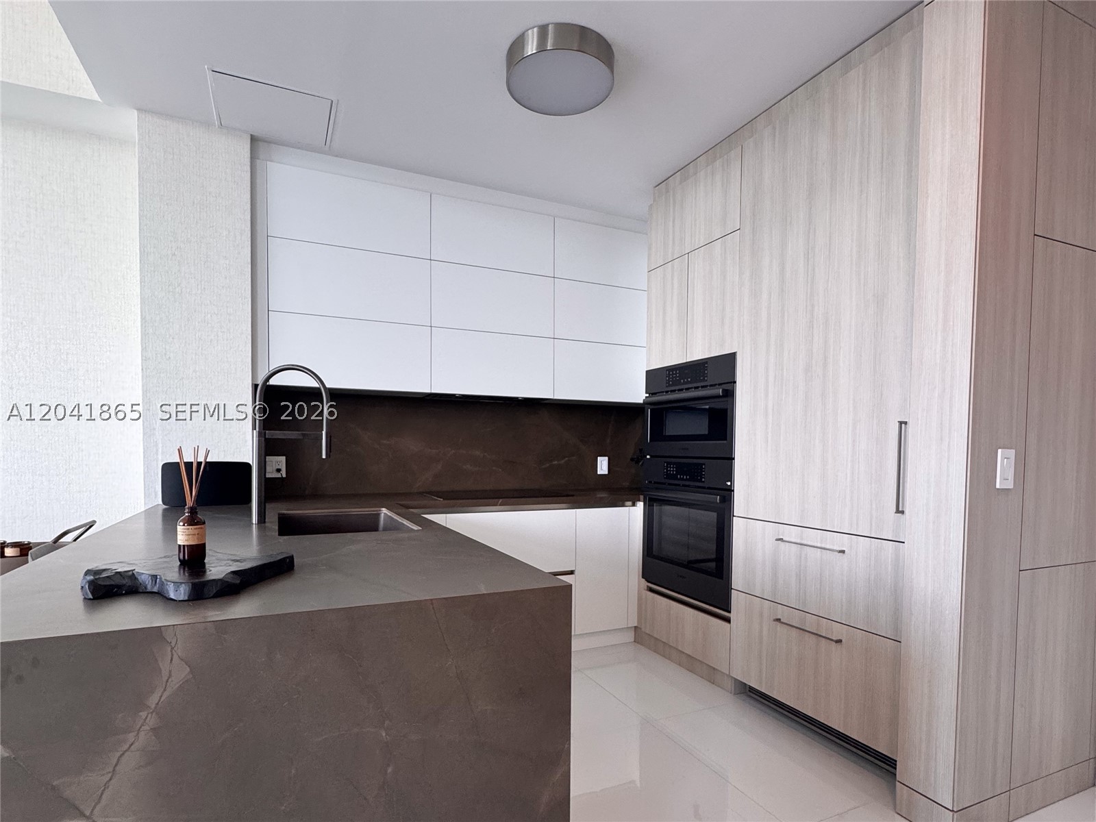 950 Brickell Bay Dr #5608, Miami FL 33131
