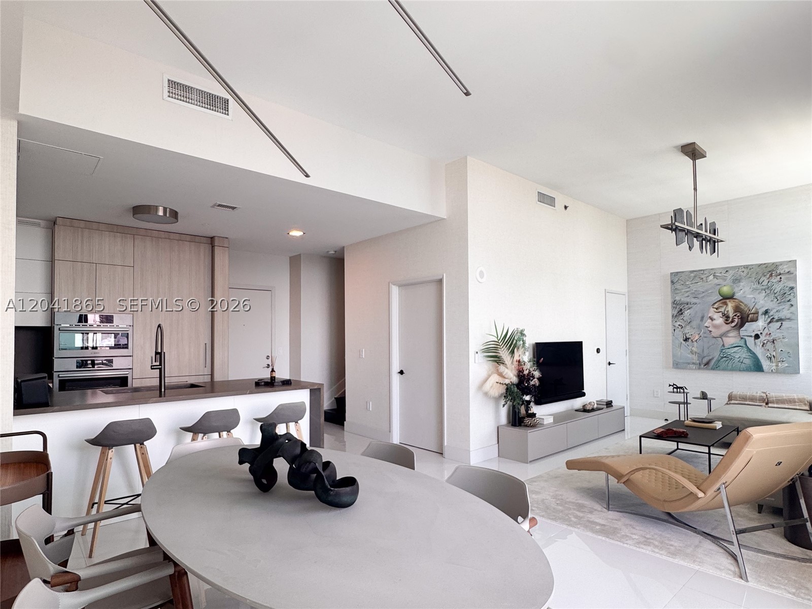 950 Brickell Bay Dr #5608, Miami FL 33131