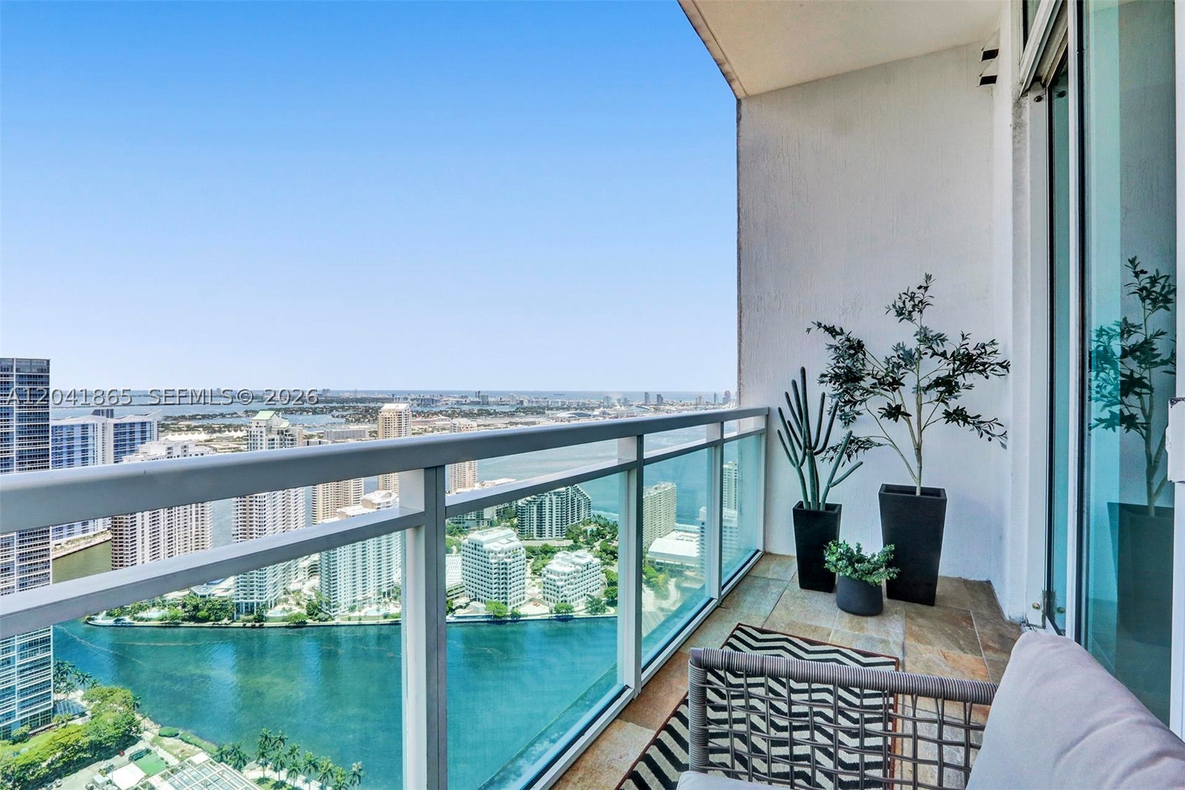 950 Brickell Bay Dr #5608, Miami FL 33131