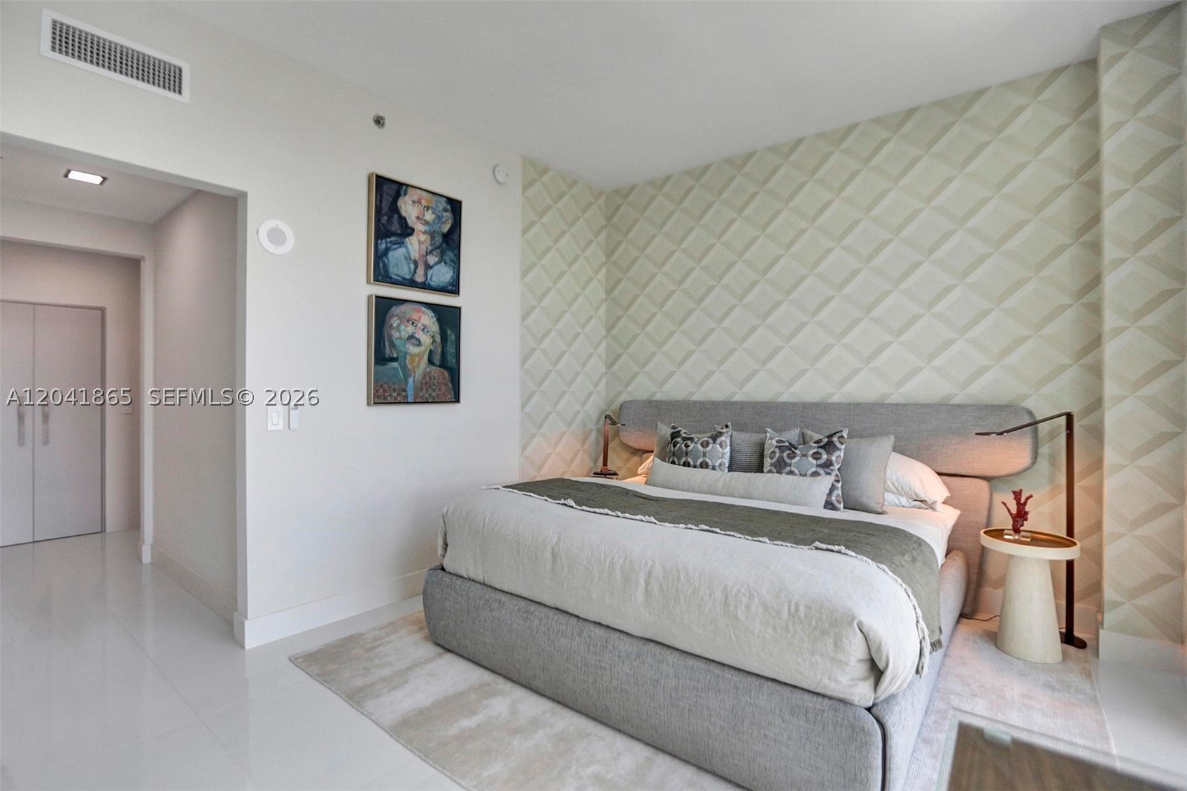 950 Brickell Bay Dr #5608, Miami FL 33131