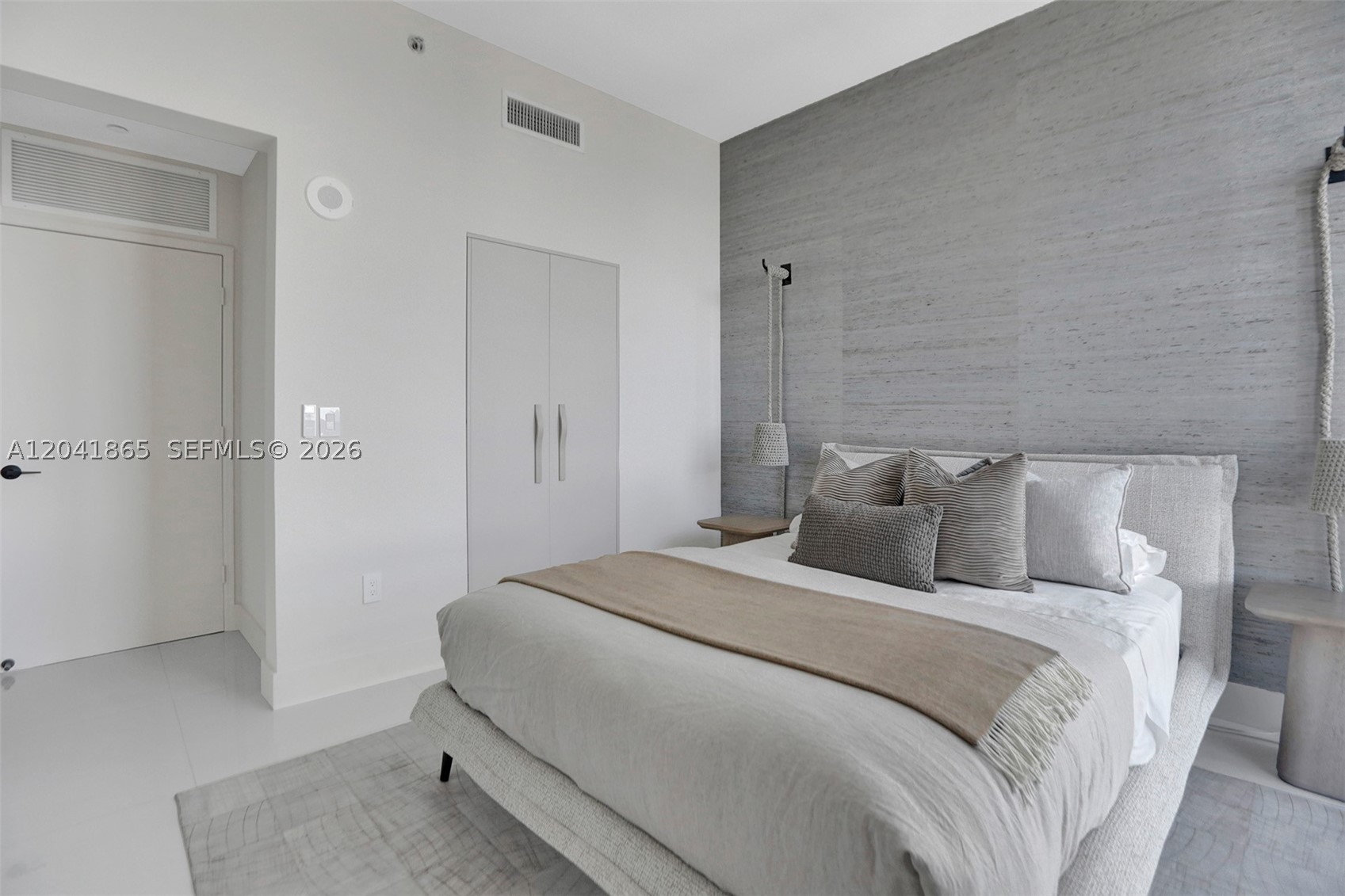 950 Brickell Bay Dr #5608, Miami FL 33131