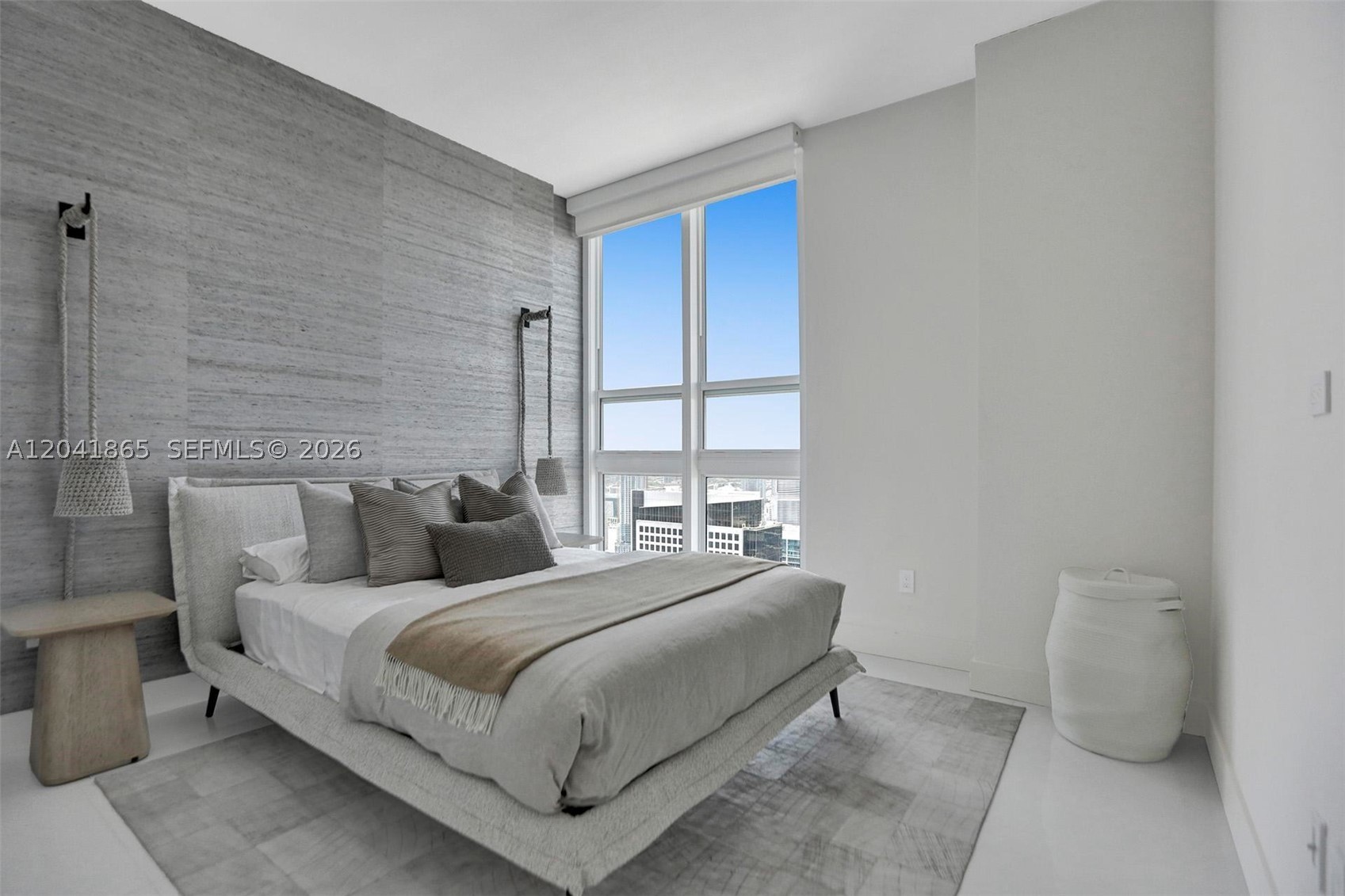950 Brickell Bay Dr #5608, Miami FL 33131