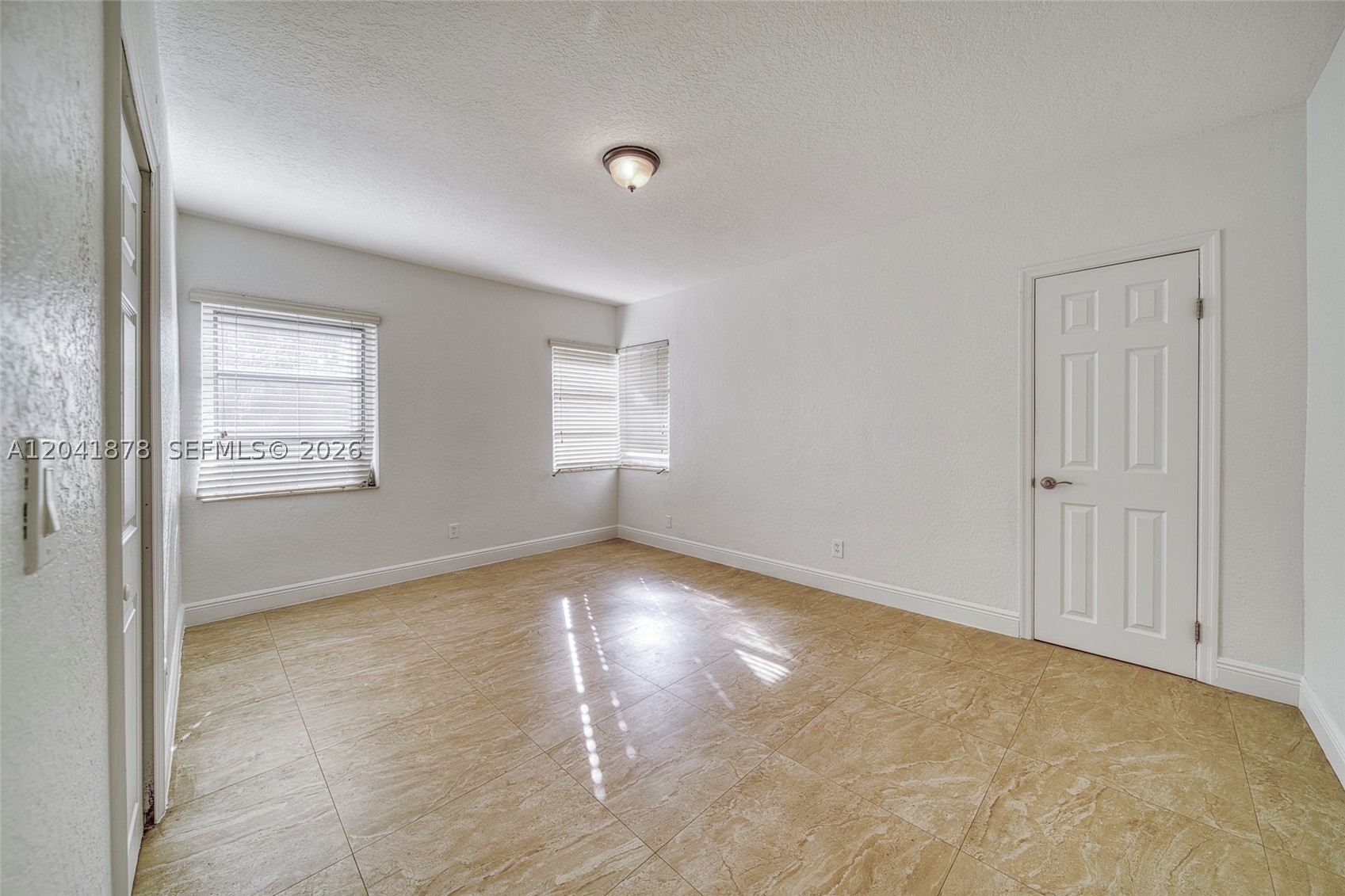 4136 SW 14th St #4136, Miami FL 33134