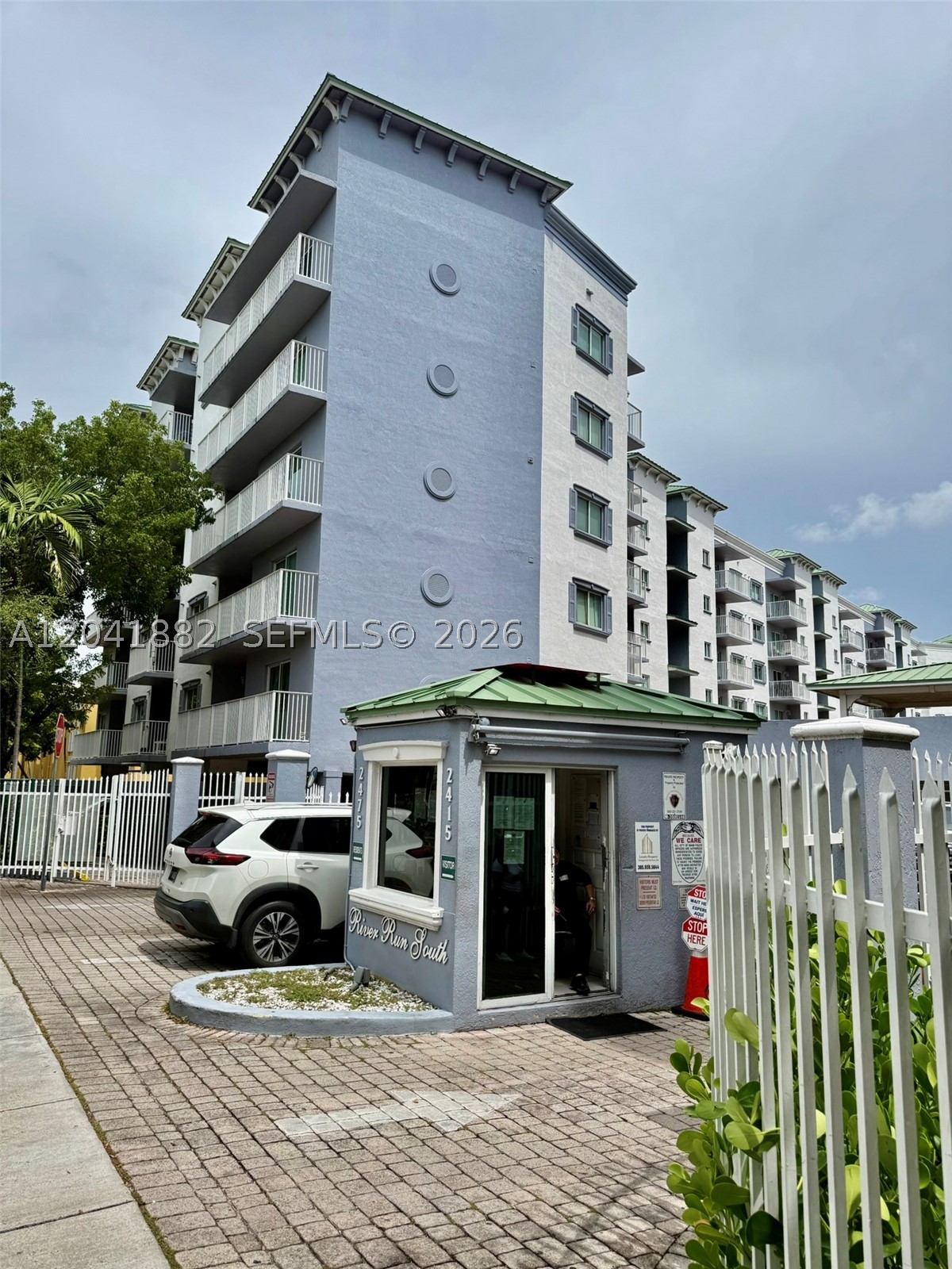 2475 NW 16th Street Rd #418, Miami FL 33125
