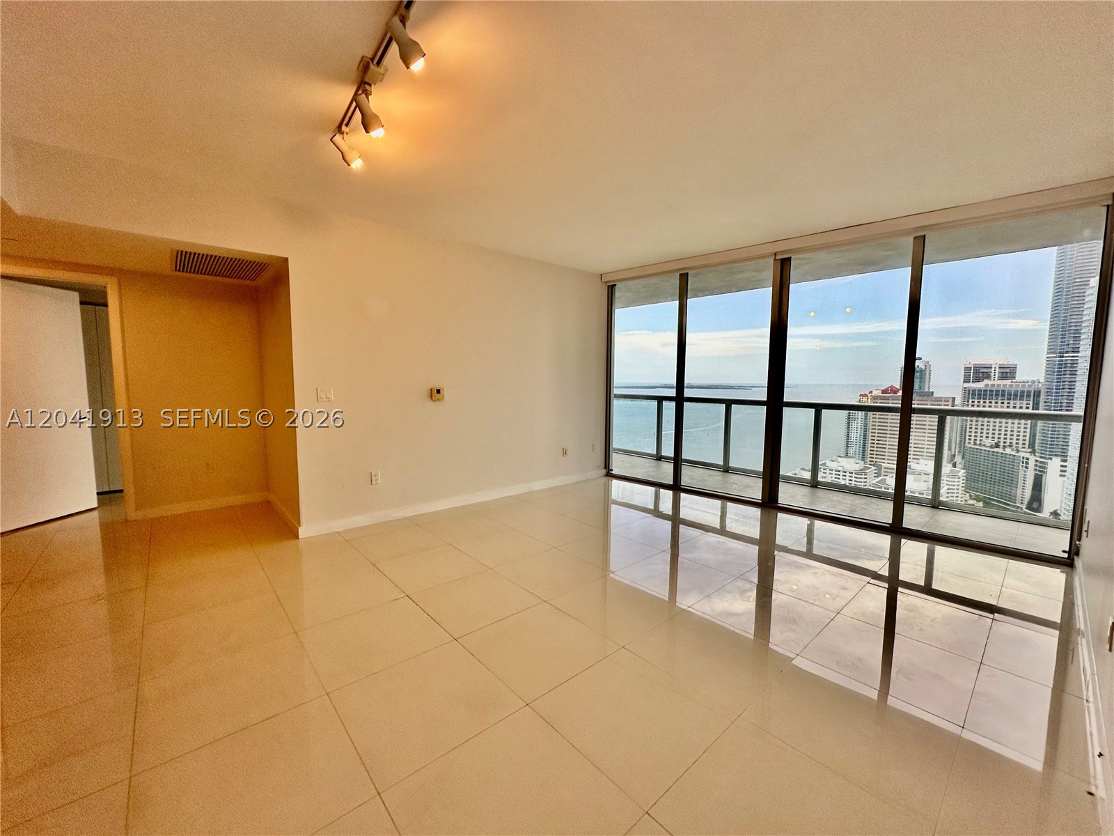 495 Brickell Ave #4011, Miami FL 33131