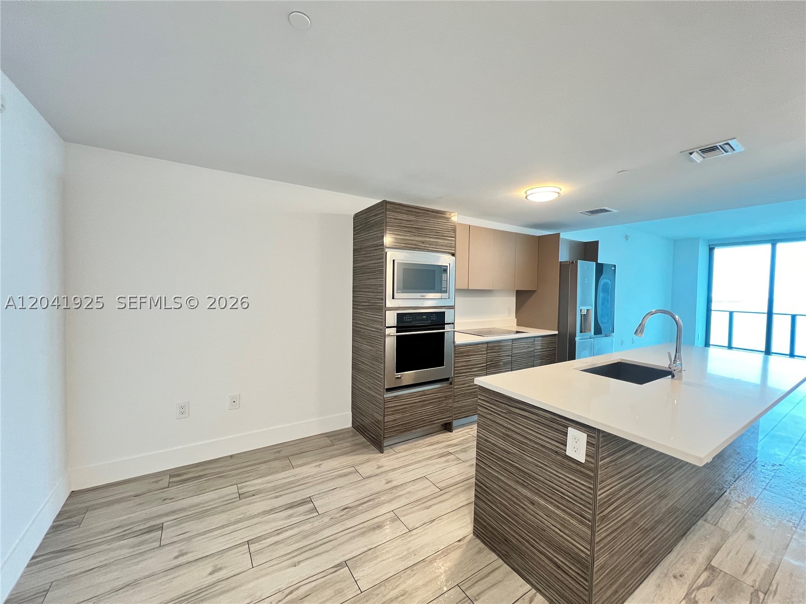 460 NE 28th St #1402, Miami FL 33137