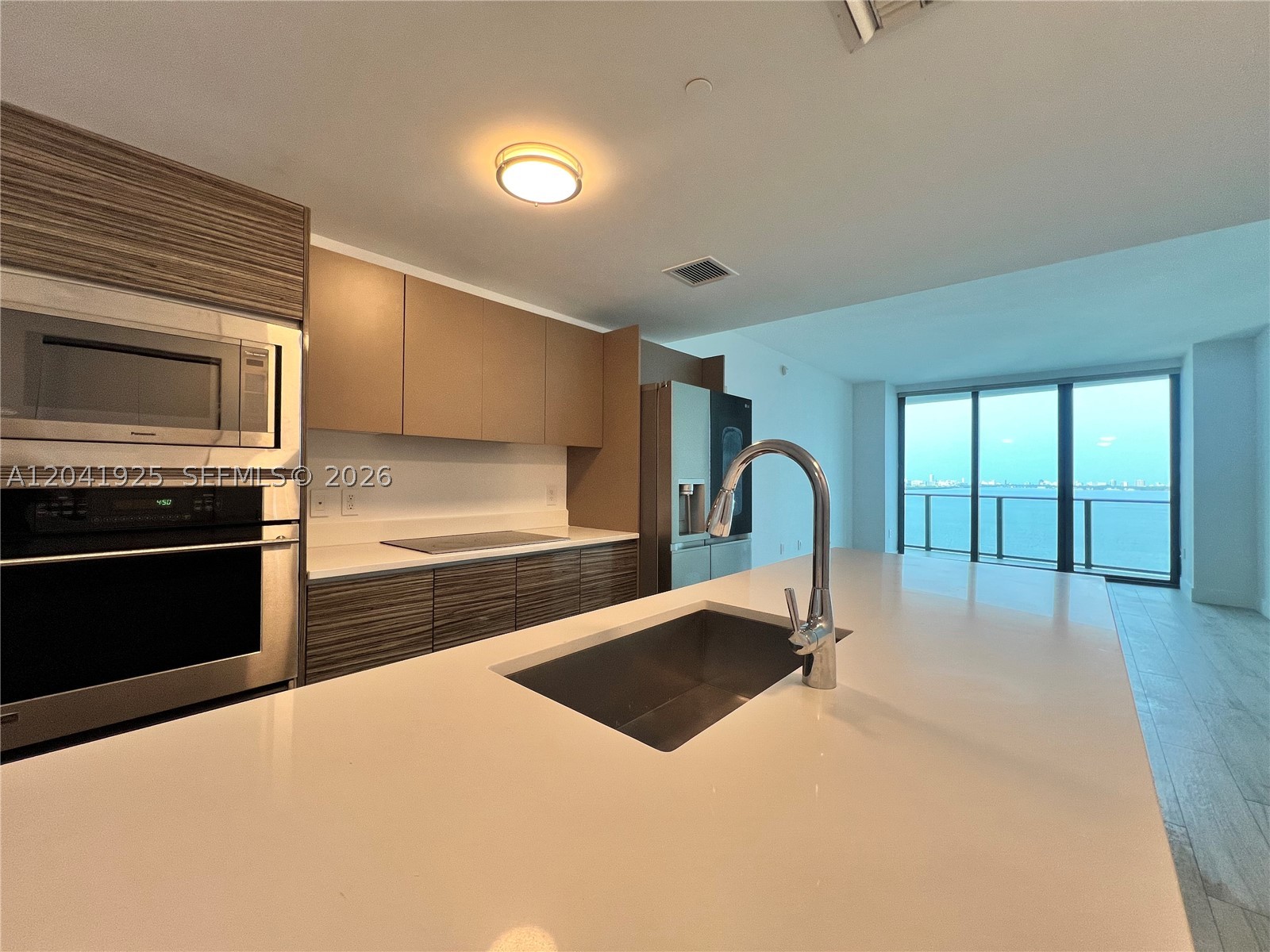 460 NE 28th St #1402, Miami FL 33137