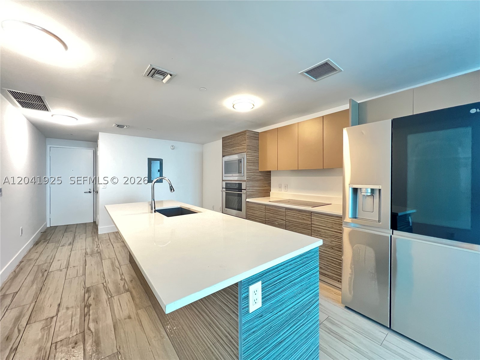 460 NE 28th St #1402, Miami FL 33137