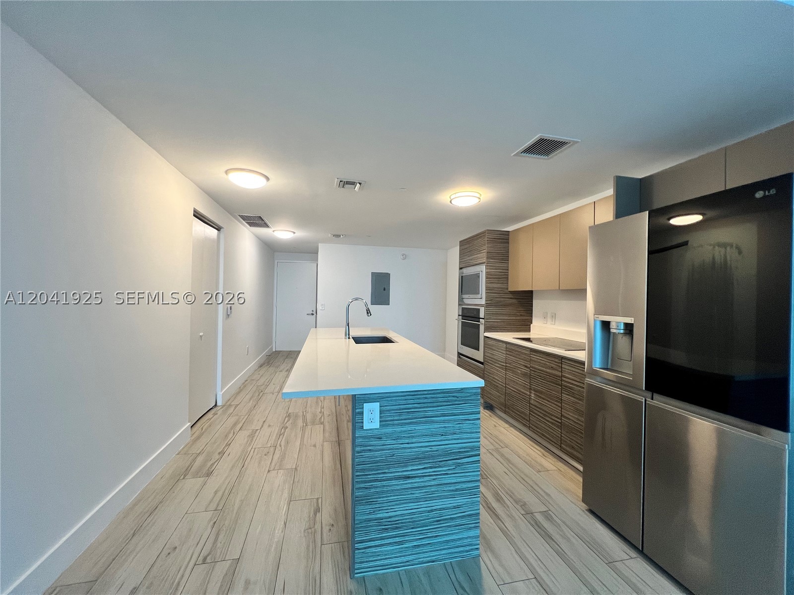 460 NE 28th St #1402, Miami FL 33137