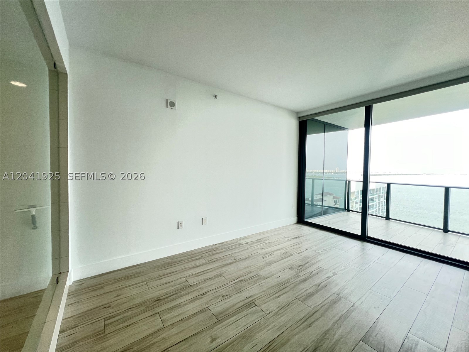460 NE 28th St #1402, Miami FL 33137