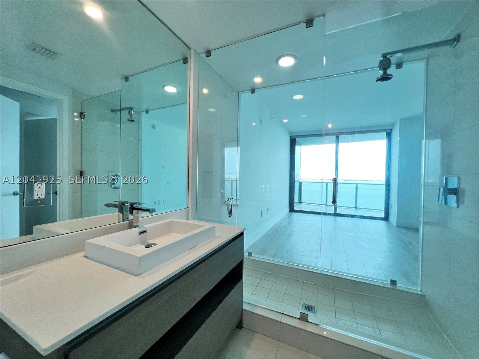 460 NE 28th St #1402, Miami FL 33137