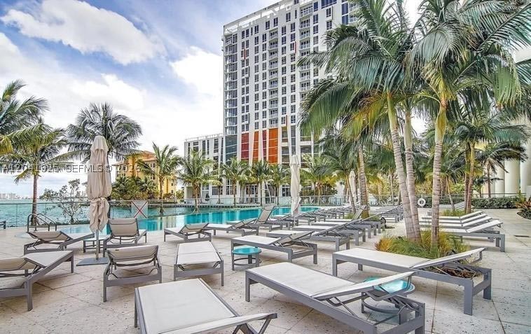 460 NE 28th St #1402, Miami FL 33137