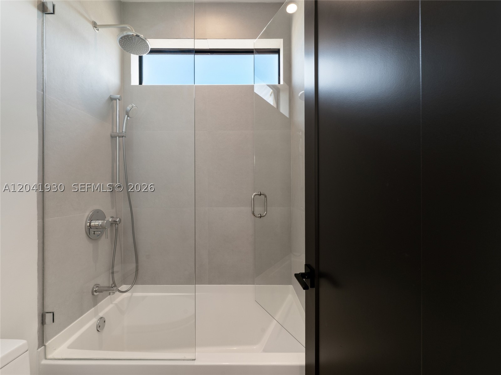 227 NW 39th St, Miami FL 33127