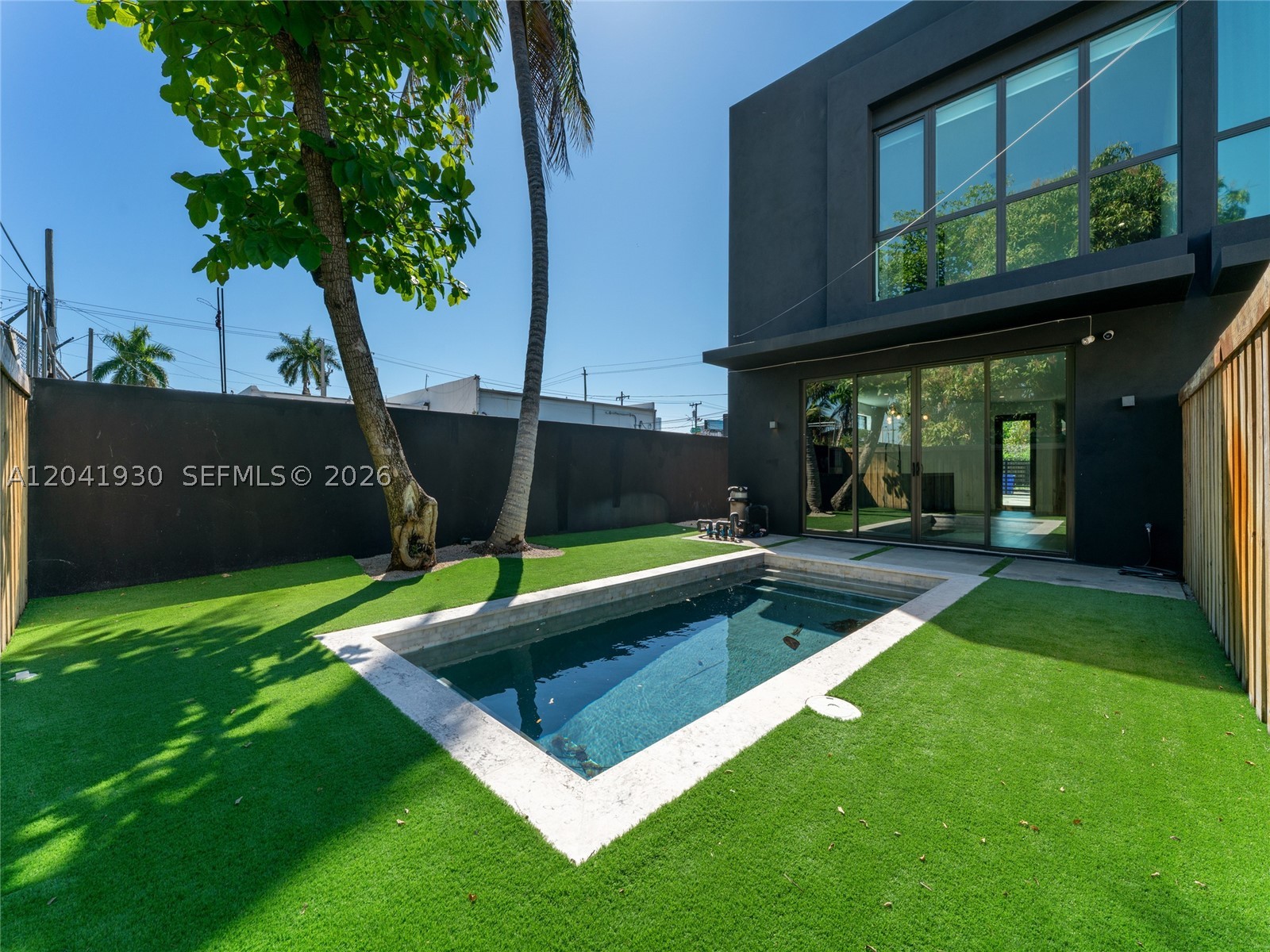 227 NW 39th St, Miami FL 33127