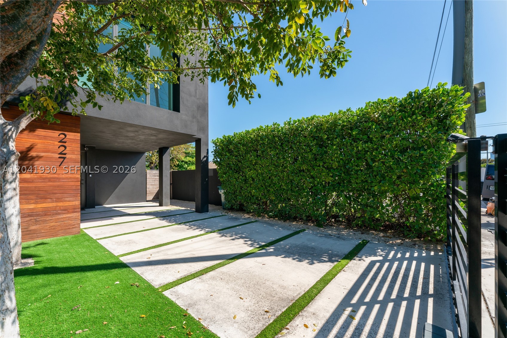 227 NW 39th St, Miami FL 33127
