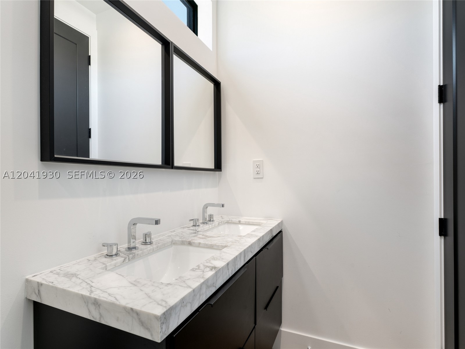 227 NW 39th St, Miami FL 33127