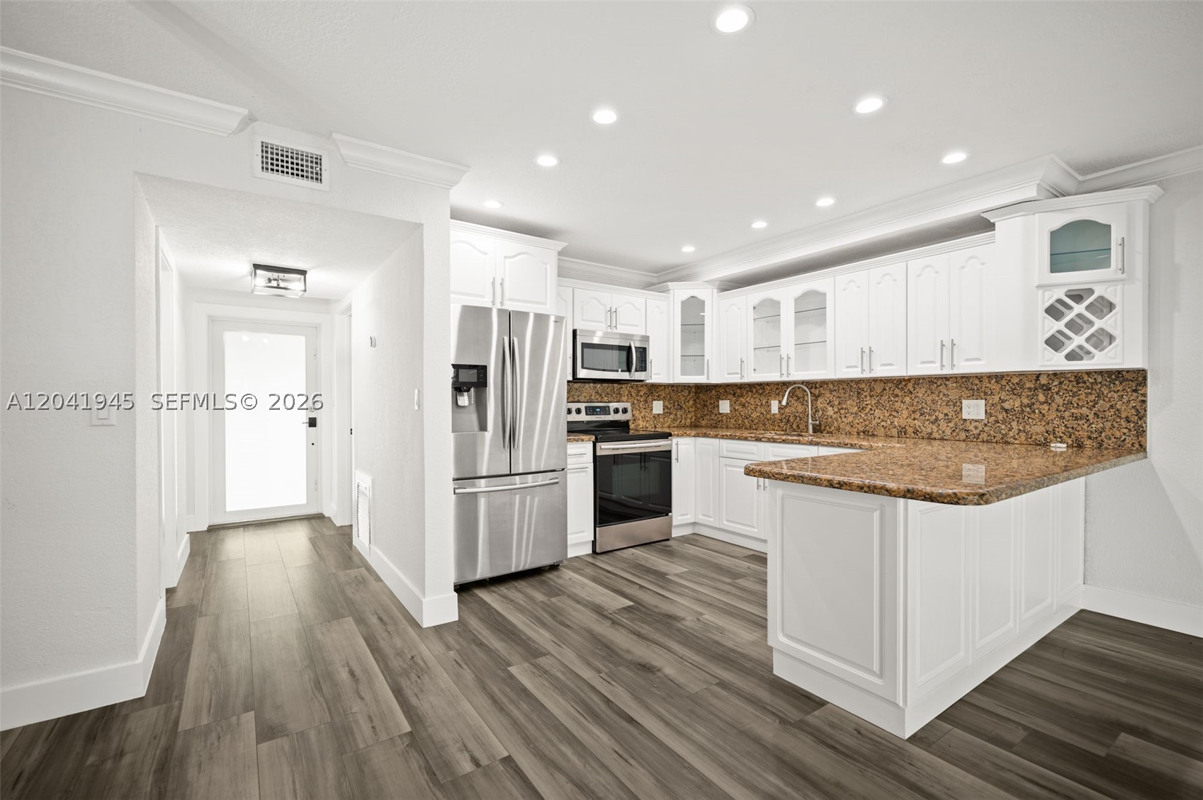 6832 W 2nd Ct, Hialeah FL 33014