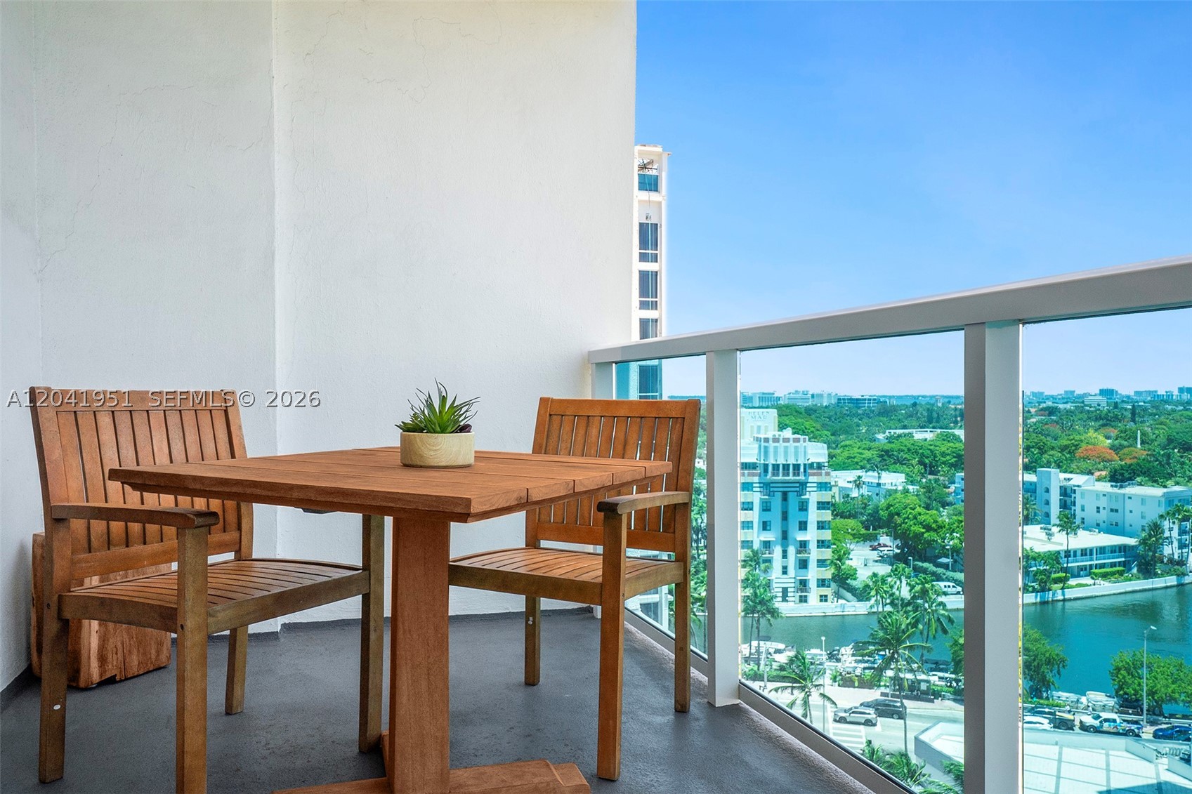 102 24th St #1213, Miami Beach FL 33139