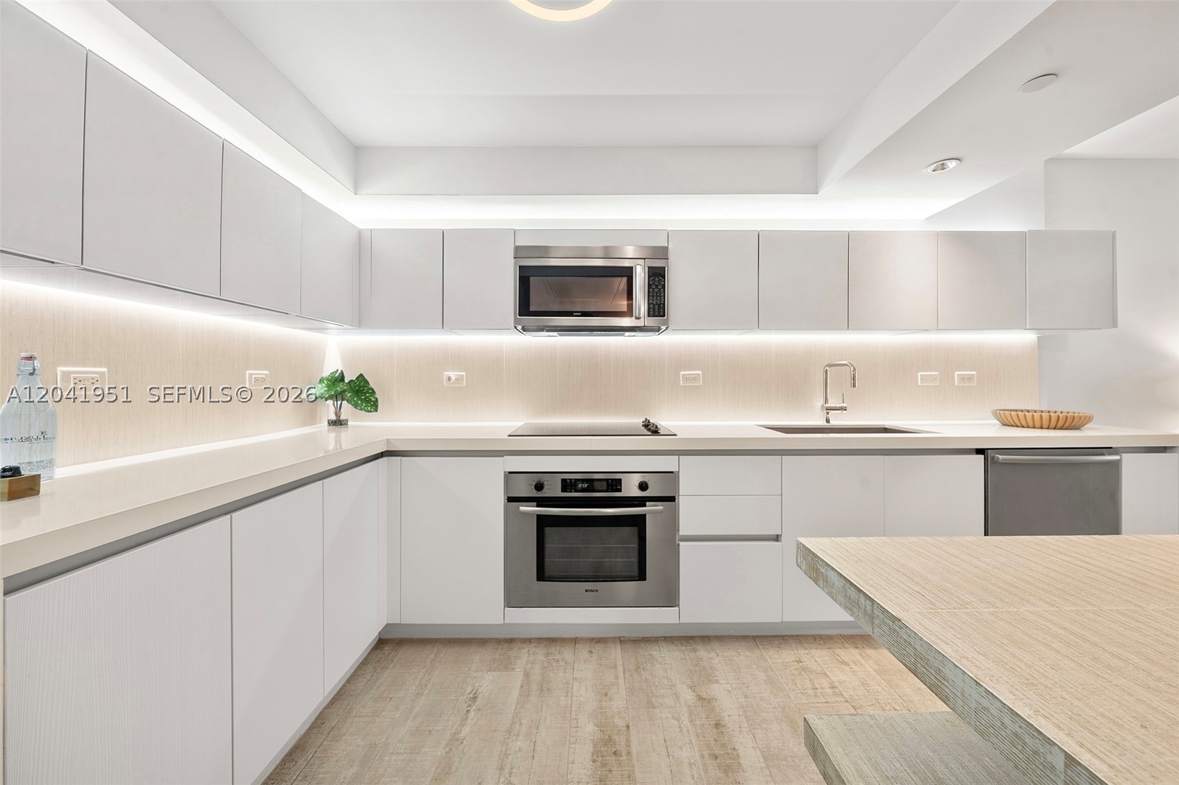 102 24th St #1213, Miami Beach FL 33139