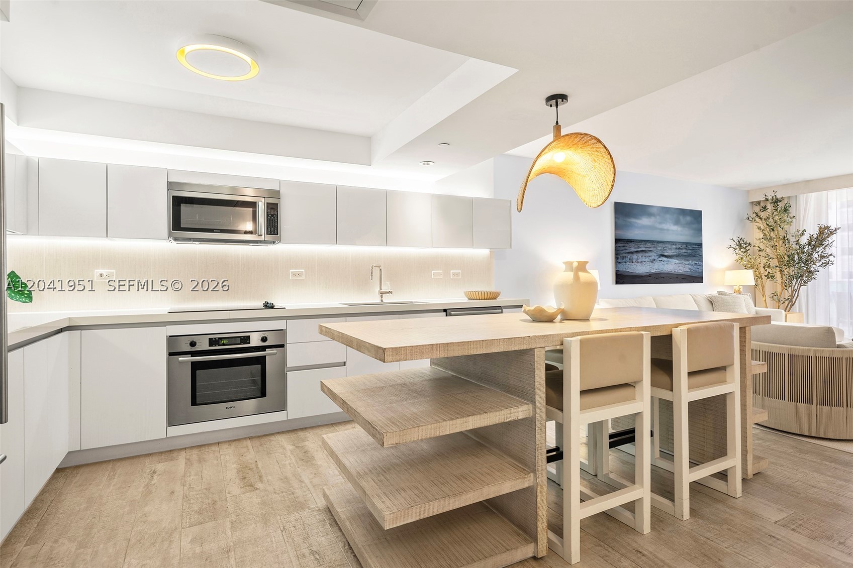 102 24th St #1213, Miami Beach FL 33139