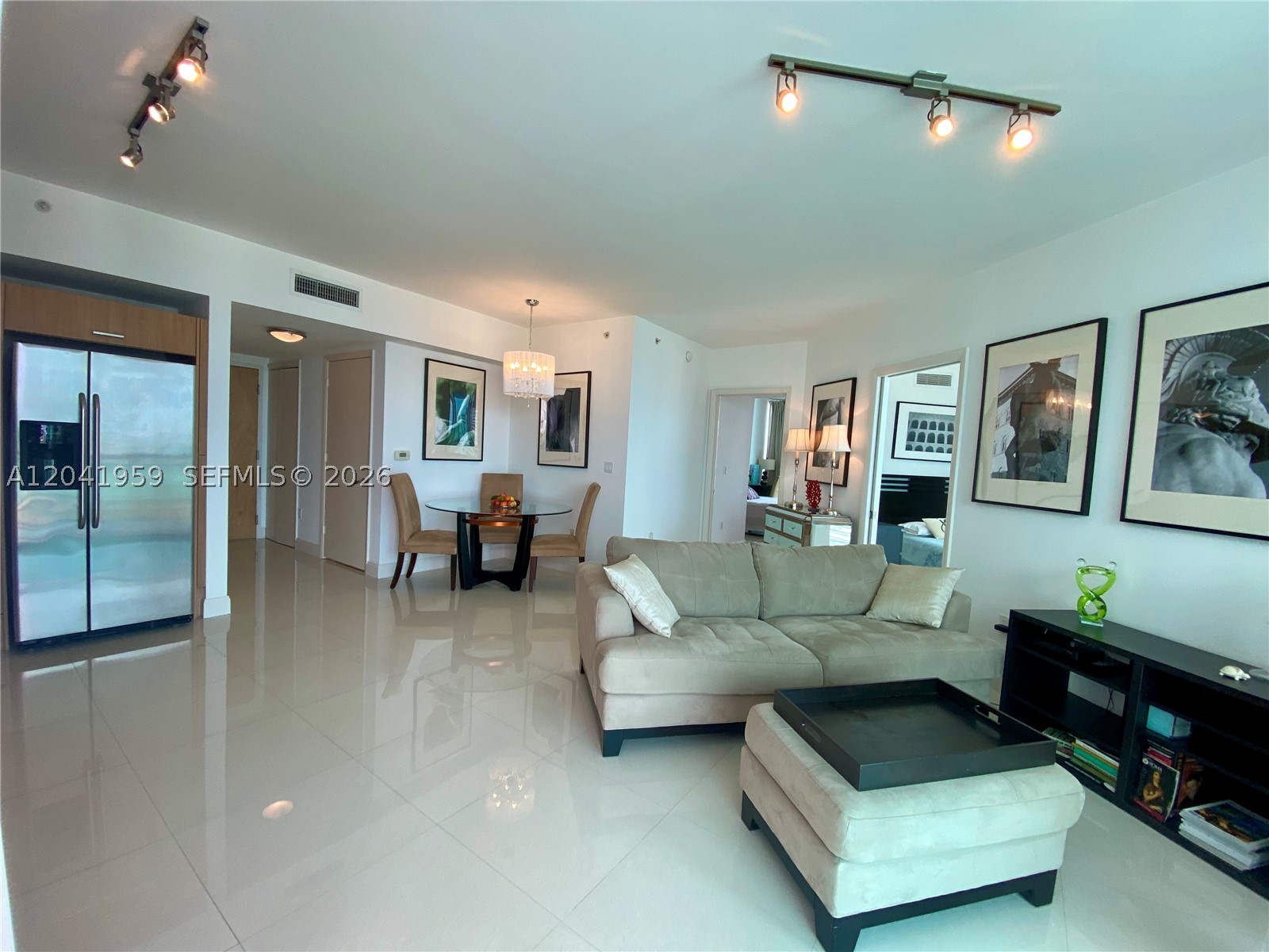 350 S Miami Ave #3813, Miami FL 33130
