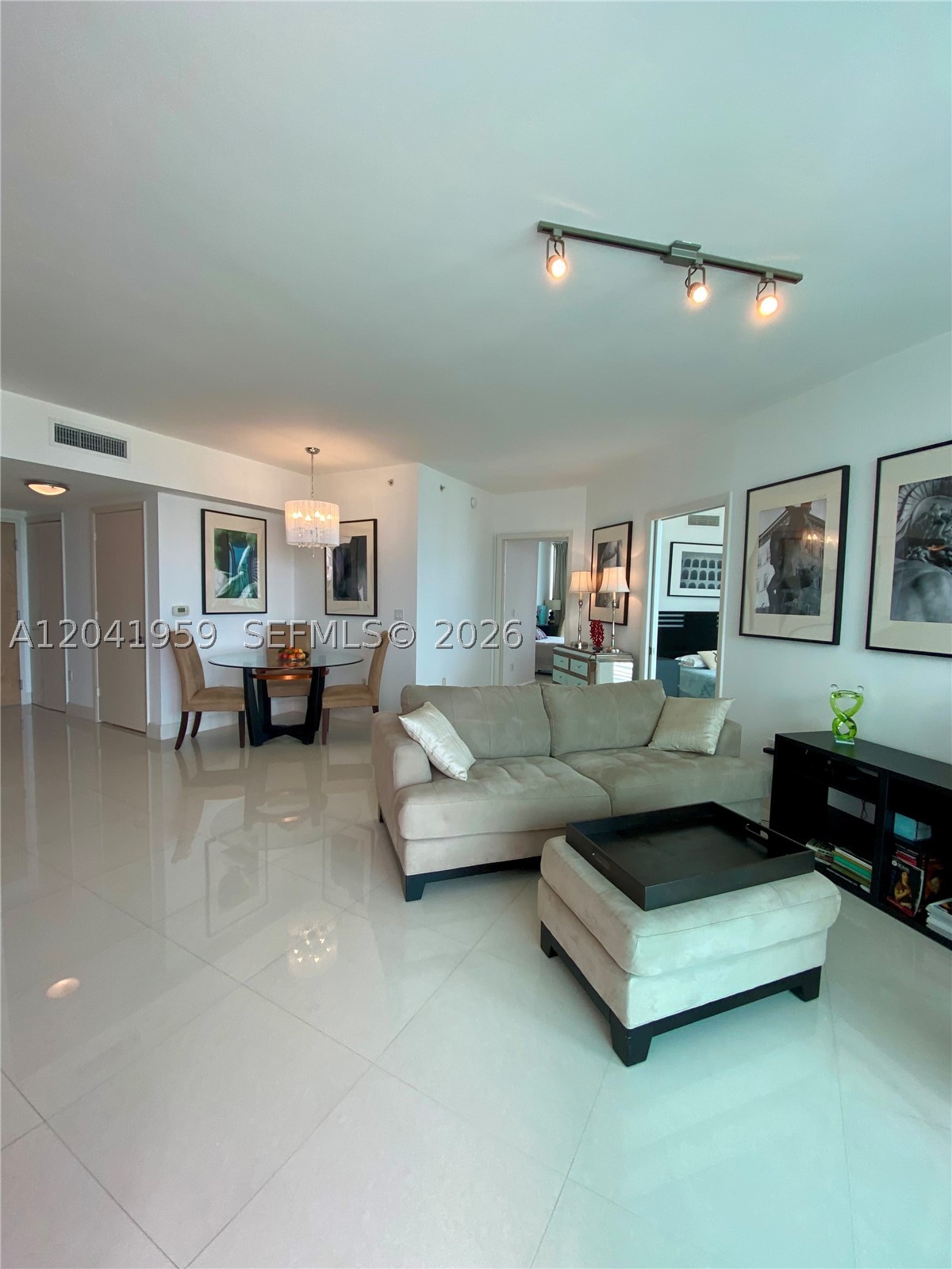 350 S Miami Ave #3813, Miami FL 33130